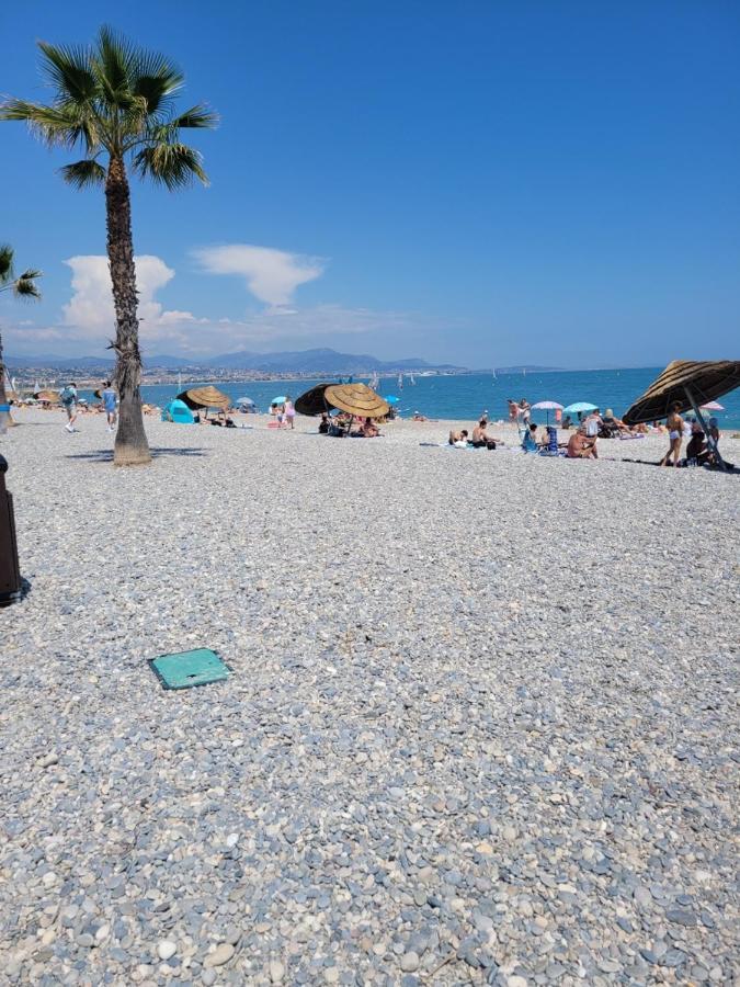 Villeneuve Loubet Plage- Entre Nice Et Cannes Exteriör bild