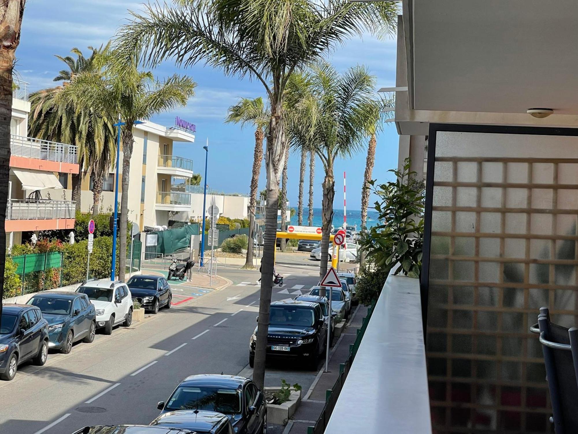 Villeneuve Loubet Plage- Entre Nice Et Cannes Exteriör bild