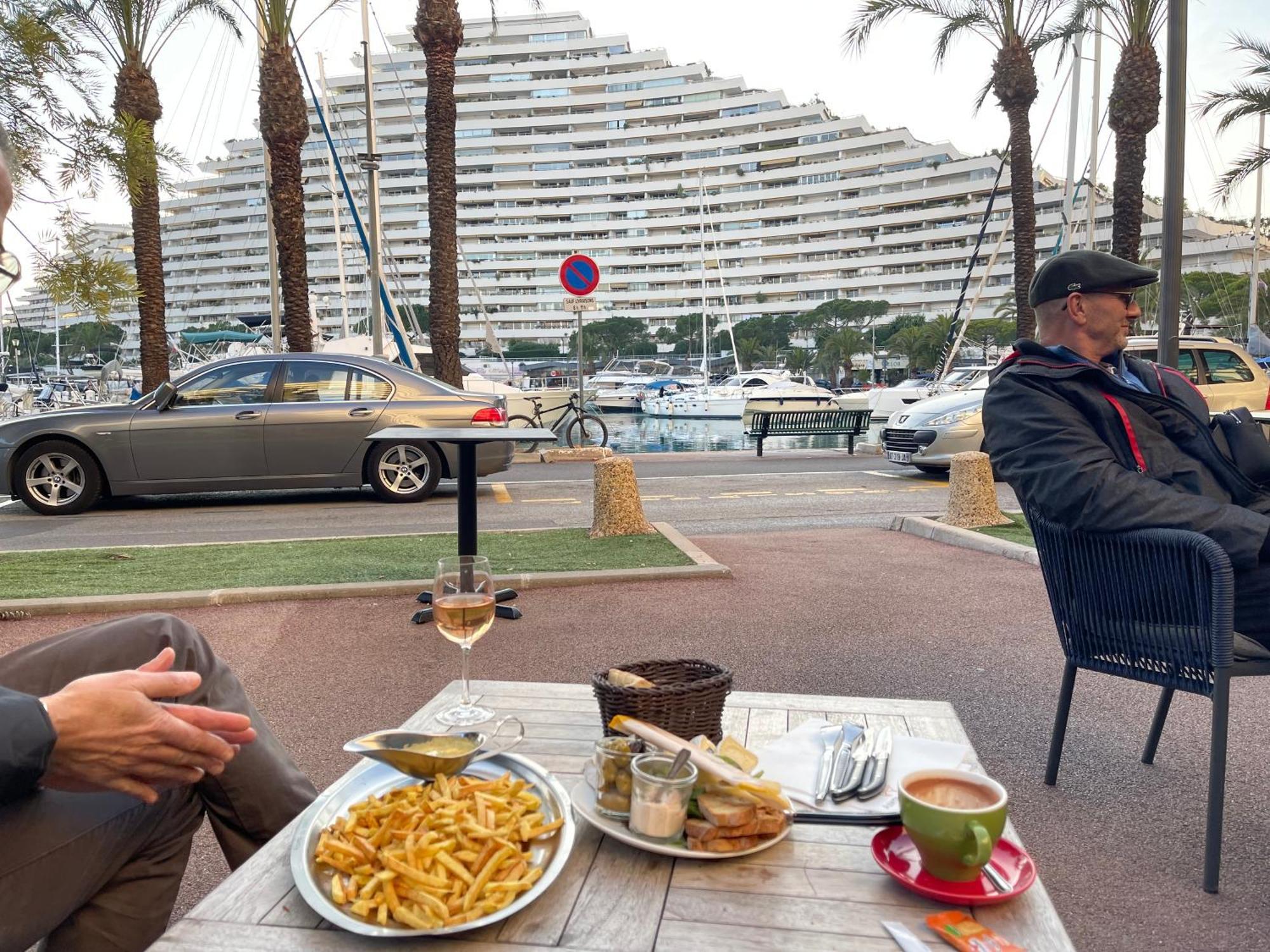 Villeneuve Loubet Plage- Entre Nice Et Cannes Exteriör bild